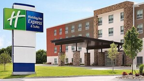 Exterior - Holiday Inn Express Middletown-Goshen (Middletown)