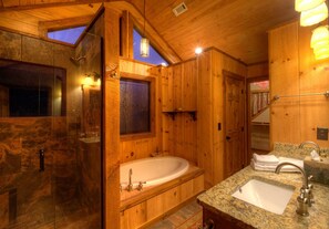 Combined shower/tub, hair dryer, towels