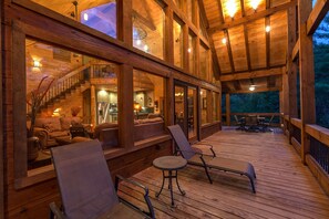 Property grounds - Luxury Lake View Blue Ridge Cabin – Pool Table, Fireplaces (Blue Ridge)