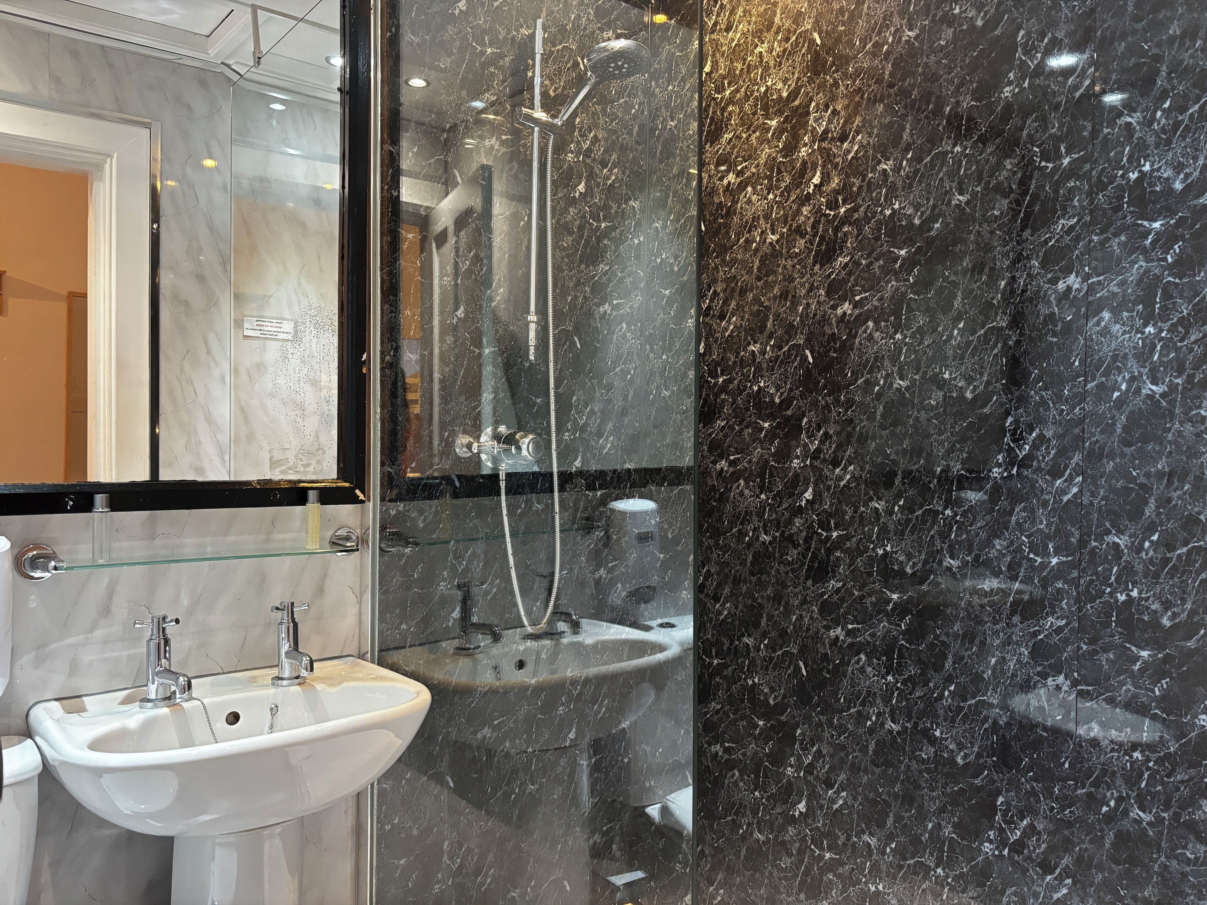 Photo - Safestay Glasgow Charing Cross