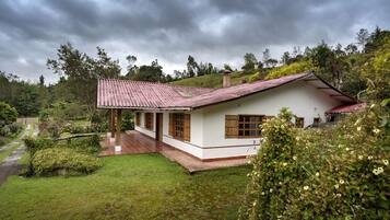 Superior Cabin, 3 Bedrooms, Fireplace (14 People) | Free WiFi, bed sheets