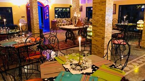 Lunch and dinner served - Camping Hotel Le Calme (Aguerd)