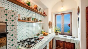 Villa, 3 soverom | Eget kjøkken | Espressomaskin, kaffetrakter/tekoker, kjøleskap og mikrobølgeovn