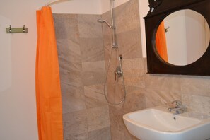 Quarto triplo | Chuveiro