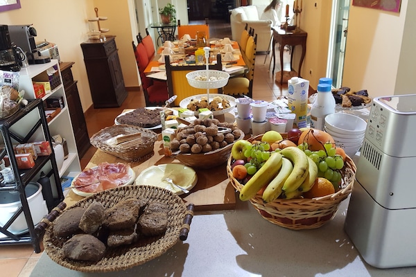 Esmorzar diari complet gratuït