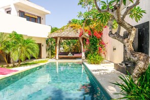 Private pool