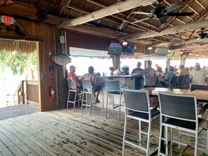 Bar (in der Unterkunft)