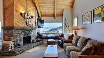 Condo, 3 Bedrooms (Beaverhead) | Living area