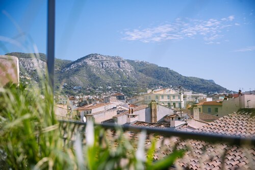 2 pièces climatisées avec grande terrasse - Centre Toulon