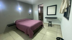Habitación Confort doble, 1 cama doble, baño privado