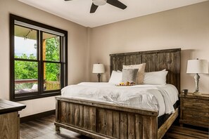 3 Schlafzimmer, Schreibtisch, Bügeleisen/Bügelbrett, Reisekinderbett