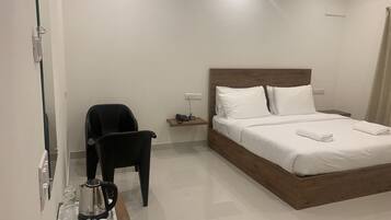 Daily local cuisine breakfast (INR 150 per person)