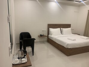 Desayuno de cocina local (INR 150 por persona) 