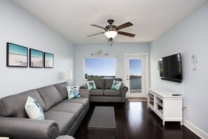 Smart TV, DVD player