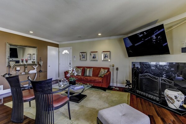 Smart TV, fireplace, DVD player