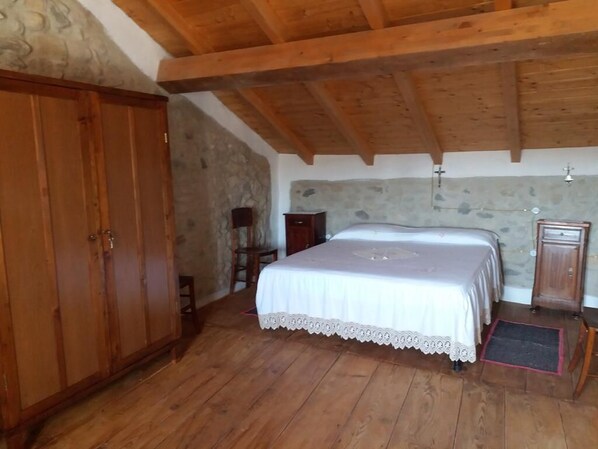 Fer et planche à repasser, lit de bébé (supplément)