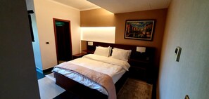 Minibar, in-room safe, soundproofing, rollaway beds - Nov Hotel (Tirana)
