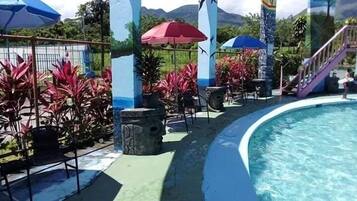 4 kolam renang terbuka, payung kolam