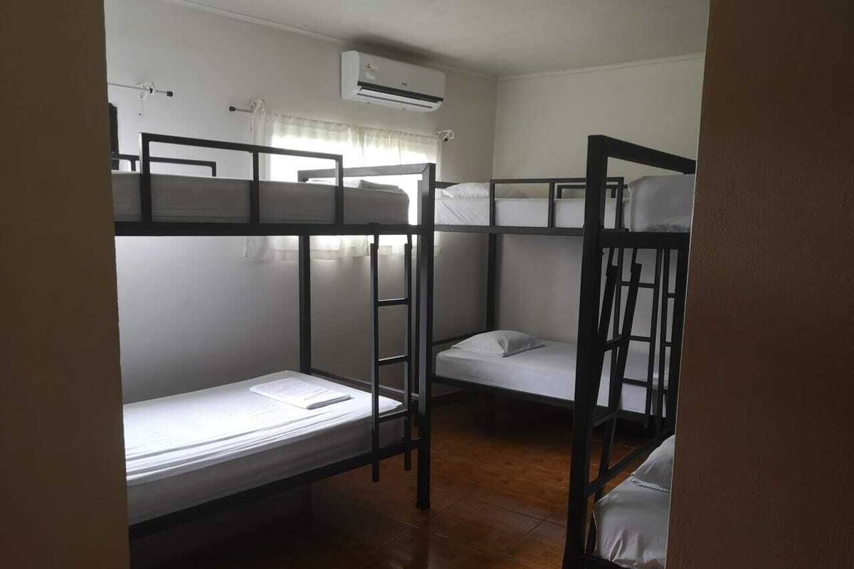 Kamar Keluarga, asrama campuran (8 Beds) | Wi-Fi gratis dan seprai linen