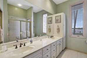 Combined shower/tub, jetted tub, hair dryer, bidet - Private Half Acre Waterfront Estate (Marco Island)