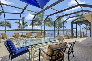 Outdoor dining - Secluded Marco Island Estate Home (Marco Island)