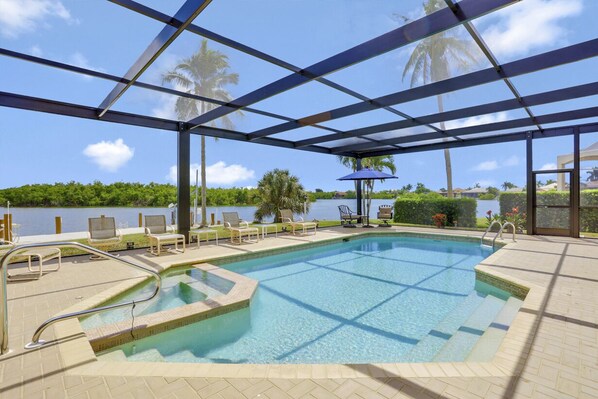 Piscine extérieure, piscine chauffée