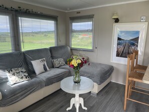 Living room - Farm Stay Property Pets and Families Welcome (Ballyshannon)