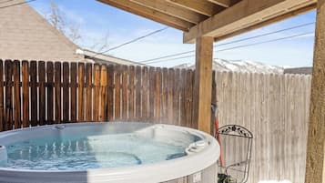 Baignoire à remous extérieure