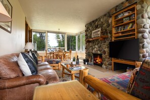TV, fireplace - RMR: Lupine 1911 Condo in The Aspens/Wilson,WY (Wilson)
