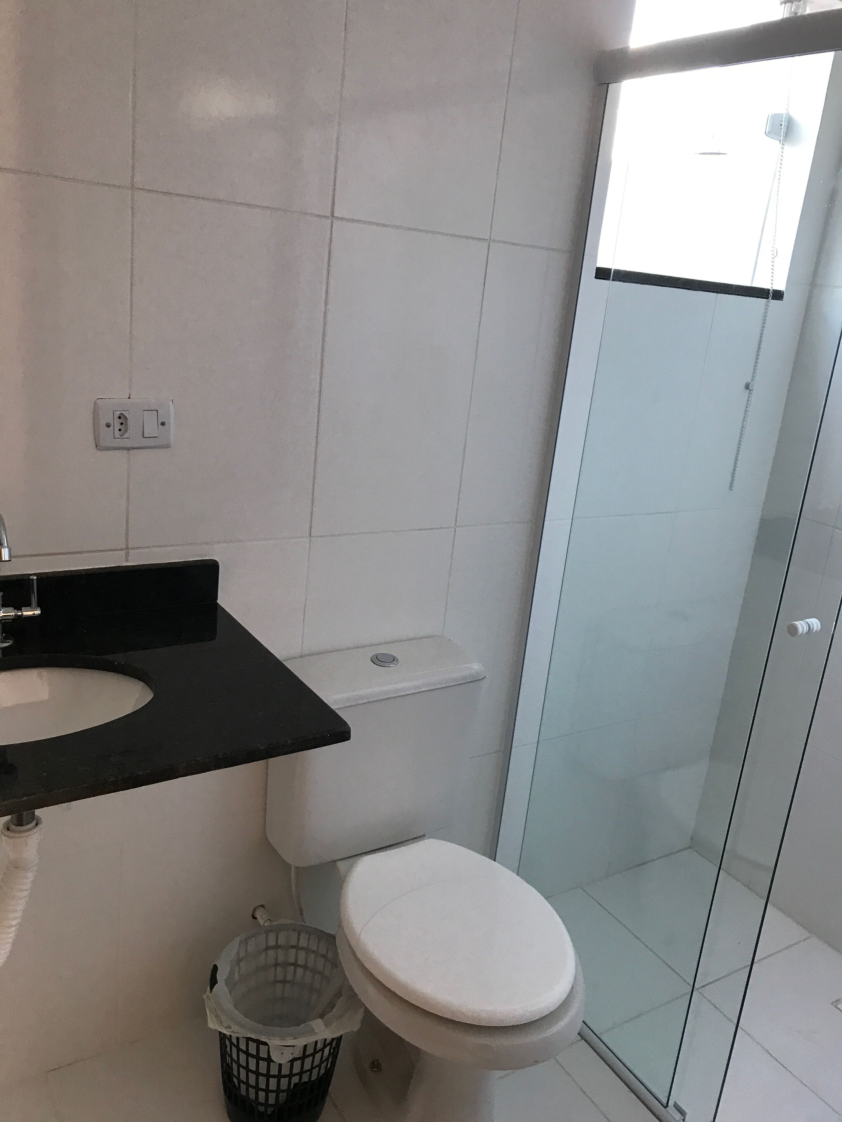 Rev 204: 800m from Maranduba beach, Ap with suite, led TV, barbecue