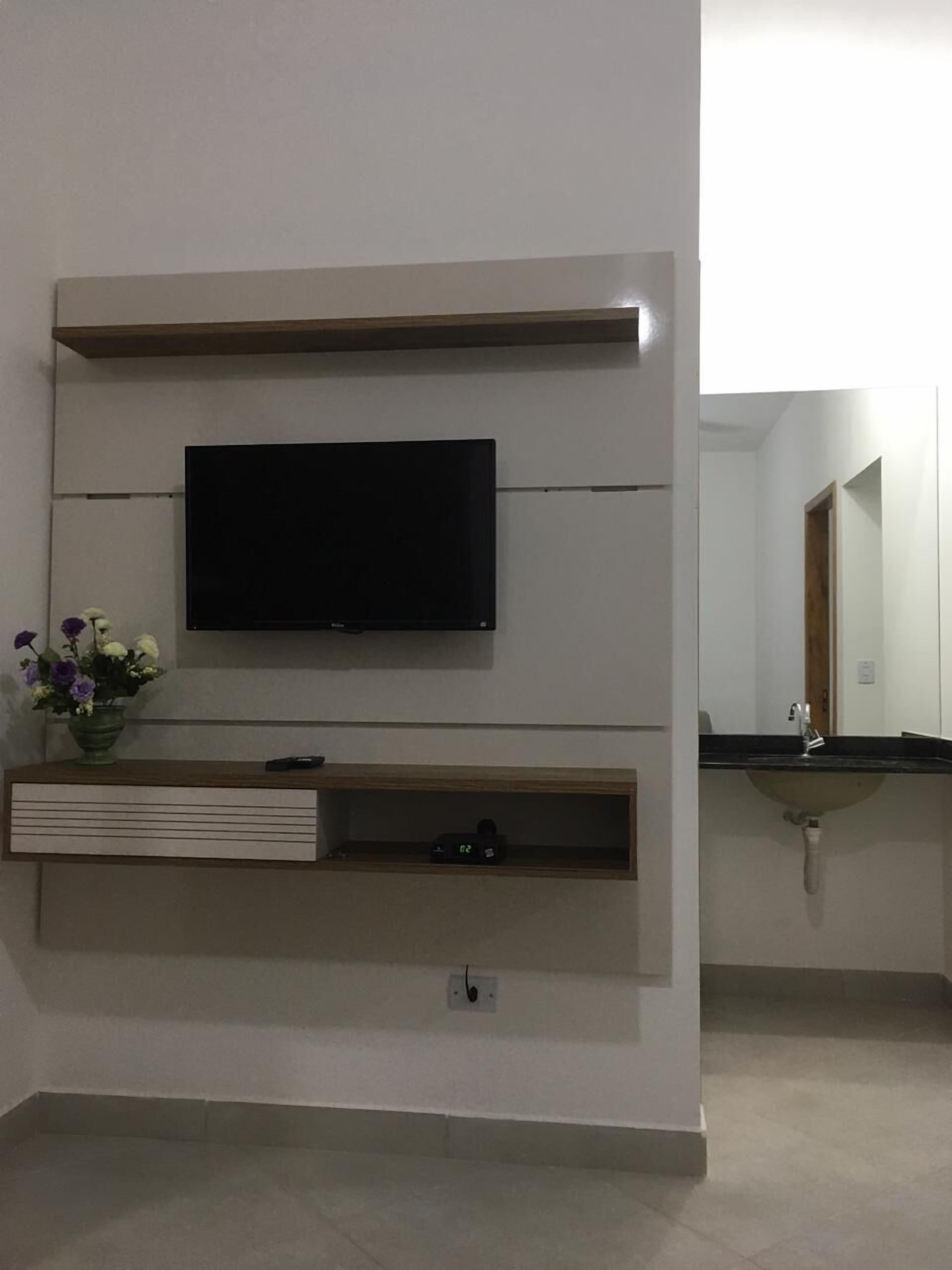 Ap 305: 800m Maranduba beach, individual barbecue, led TV, garage 