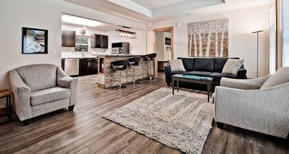 3 King Bedrooms, Each with Private En-suite Bathroom .. Large Deck