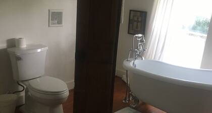 Romantic Slipper Tub