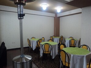 Free daily buffet breakfast  - Hotel JUMARI (Uyuni)