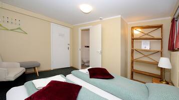 Standard-herbergi fyrir tvo - einkabaðherbergi | Vinnuaðstaða fyrir fartölvur, hljóðeinangrun