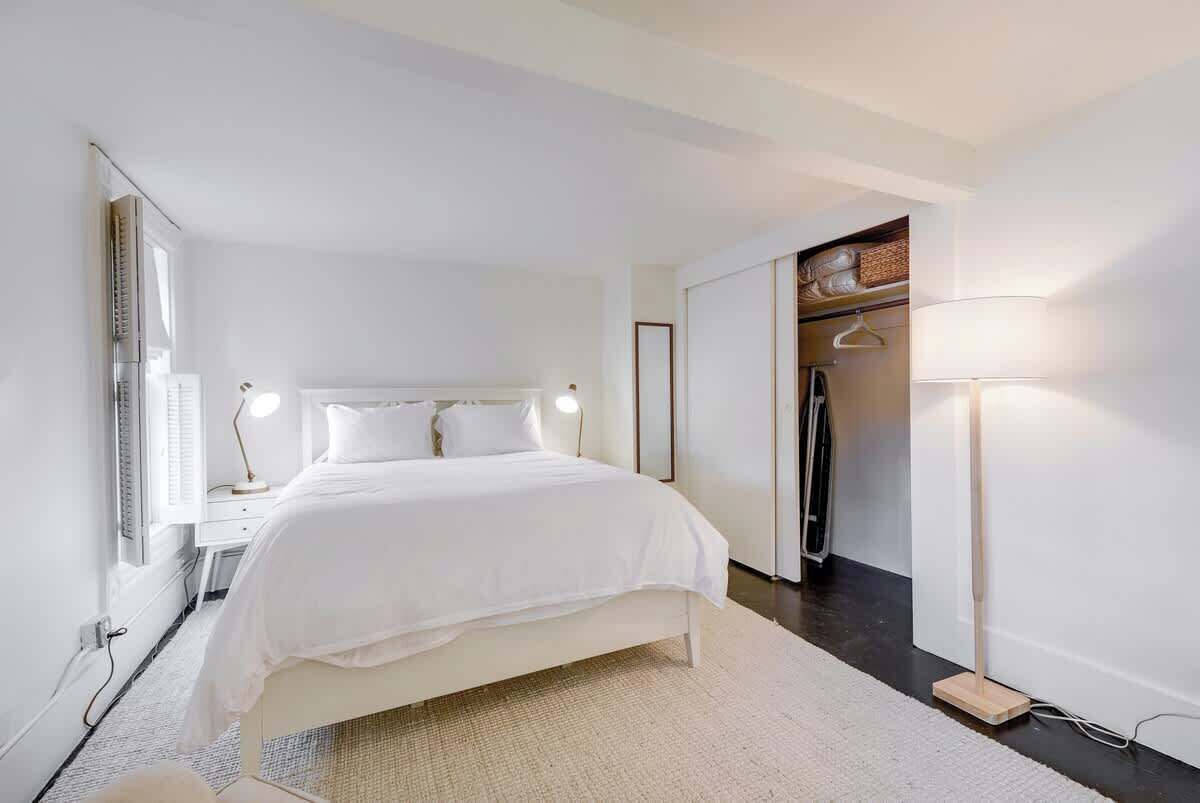 1 bedroom, desk, iron/ironing board, WiFi