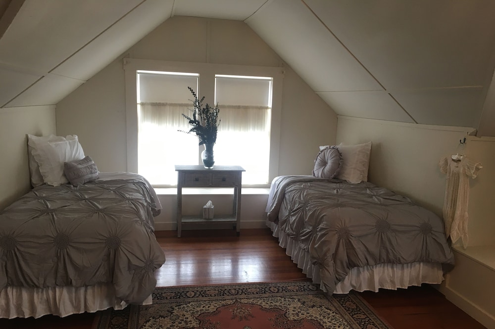 Sleeps 4, shared bath