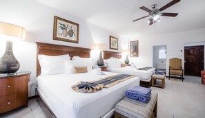 Double King Garden | Frette Italian sheets, premium bedding, down comforters, pillowtop beds - Belize Dive Haven (Turneffe Islands)