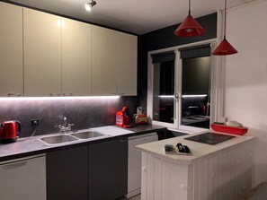 Fridge, microwave, oven, stovetop - 150 m from the beautiful beach, 2 rooms 4 persons, large balcony, Wi-Fi (Houlgate)