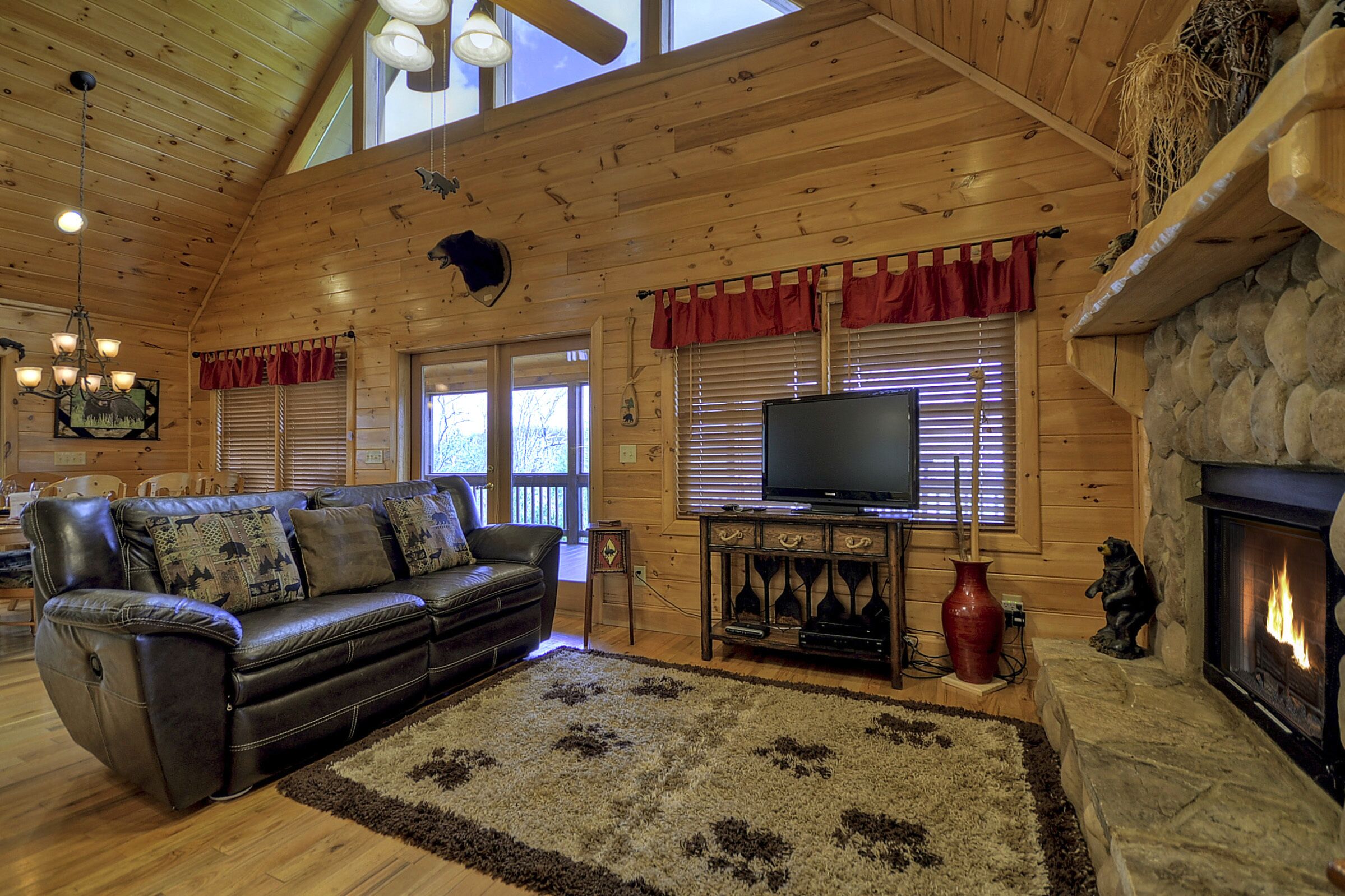 Bearing Haus - Aska Adventure Area, 10 minutes from Blue Ridge