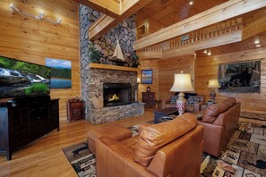 TV, fireplace, DVD player - When in Rome - Lake Blue Ridge (Blue Ridge)