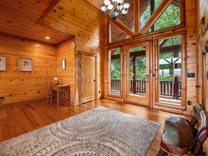 Interior - Serenity - Mineral Bluff (Mineral Bluff)