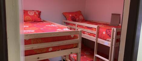 2 bedrooms, internet