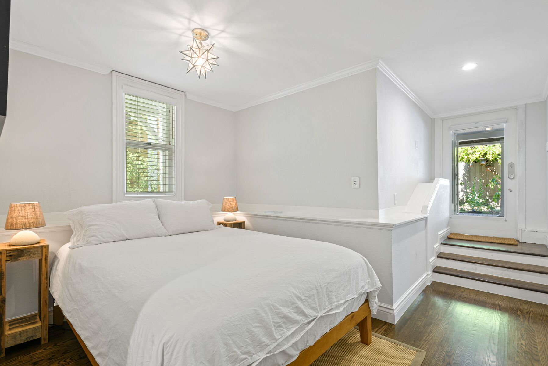 Beautiful one bedroom ground floor flat in a Victorian Cottage