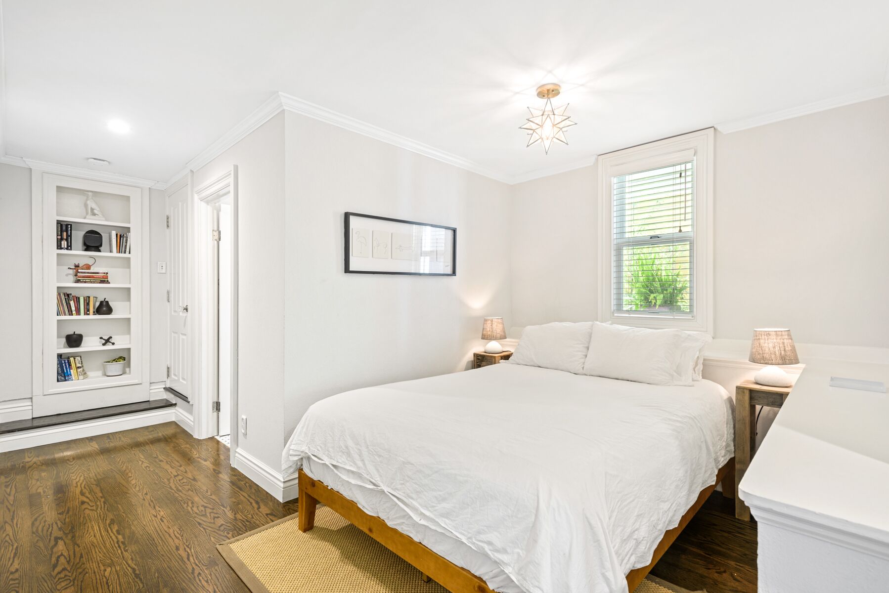 Beautiful one bedroom ground floor flat in a Victorian Cottage