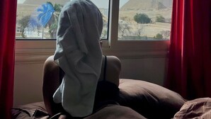 A person sitting by a window with a view of pyramids. - Sahara Pyramids Inn (Giza)
