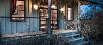 Honey Hill Morning Mimosa | Close to town | Full Kitchen