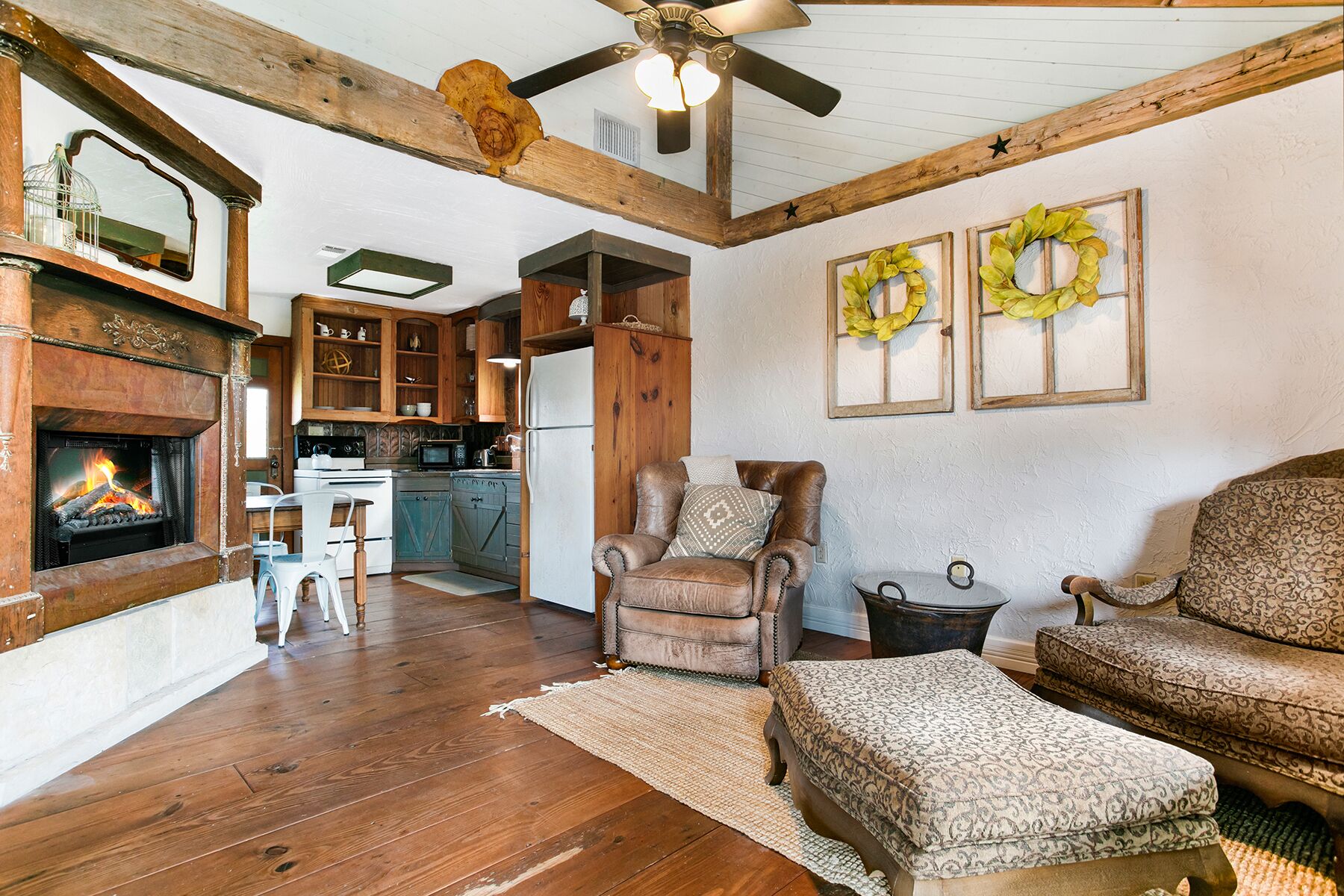 TV, fireplace, DVD player