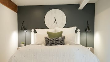 2 bedrooms, iron/ironing board, travel crib, free WiFi