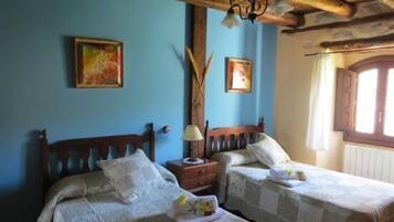 5 slaapkamers, een strijkplank/strijkijzer, gratis wifi, beddengoed